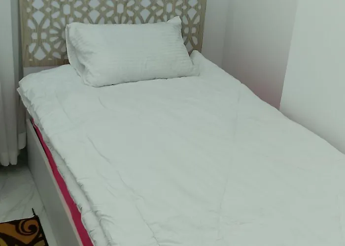 Apartment ب *